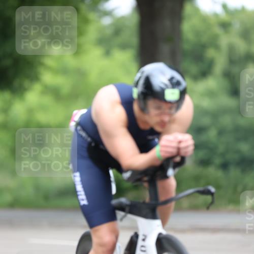 15.06.2025 - 7 Türme Triathlon Yannick Fuchs http://msf.ph/oto/7982500 15.06.2025 11:30:25 Radfahren  meine-sportfotos.de