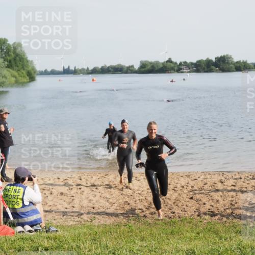 21.06.2025 - 27. Vierlanden-Triathlon MichiJ http://msf.ph/oto/7982515 15.06.2026 09:05:17 Schwimmen 209, 221, 222 meine-sportfotos.de
