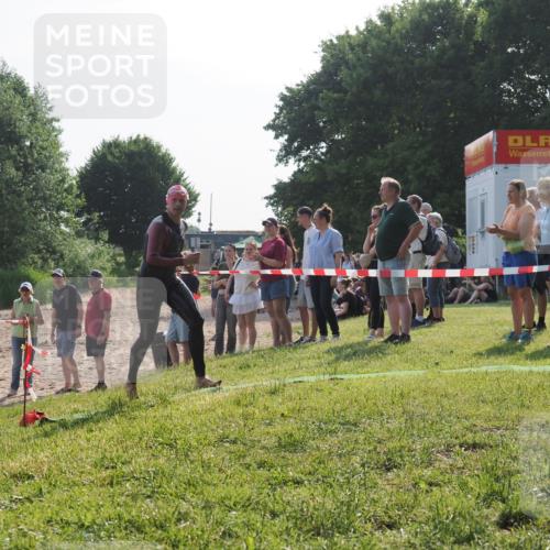 15.06.2025 - 27. Vierlanden-Triathlon KatJ http://msf.ph/oto/7982531 15.06.2025 08:48:56 Schwimmen 19, 115, 144 meine-sportfotos.de