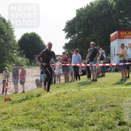 15.06.2025 - 27. Vierlanden-Triathlon KatJ http://msf.ph/oto/7982544 15.06.2025 08:48:56 Schwimmen 19, 115, 144 meine-sportfotos.de
