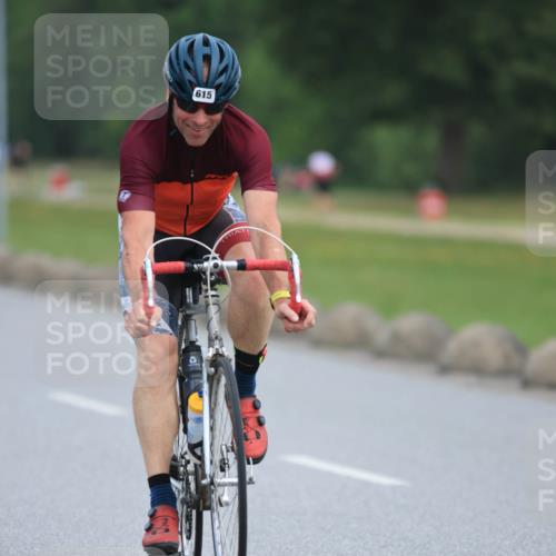 15.06.2025 - 27. Vierlanden-Triathlon H.Heesch http://msf.ph/oto/7982547 15.06.2025 10:53:01 Radfahren 247, 399, 587, 615 meine-sportfotos.de