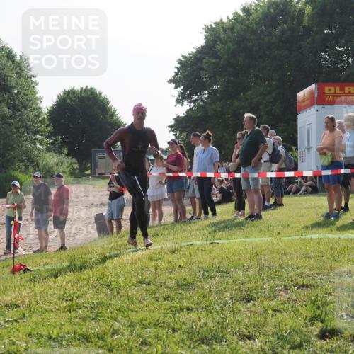 15.06.2025 - 27. Vierlanden-Triathlon KatJ http://msf.ph/oto/7982550 15.06.2025 08:48:57 Schwimmen 19, 115, 144 meine-sportfotos.de
