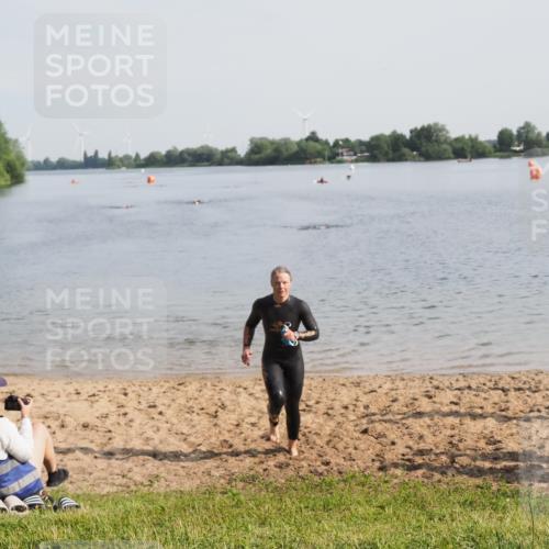 21.06.2025 - 27. Vierlanden-Triathlon MichiJ http://msf.ph/oto/7982561 15.06.2026 09:05:21 Schwimmen 209, 221, 222 meine-sportfotos.de