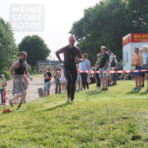 15.06.2025 - 27. Vierlanden-Triathlon KatJ http://msf.ph/oto/7982573 15.06.2025 08:48:57 Schwimmen 19, 115, 144 meine-sportfotos.de