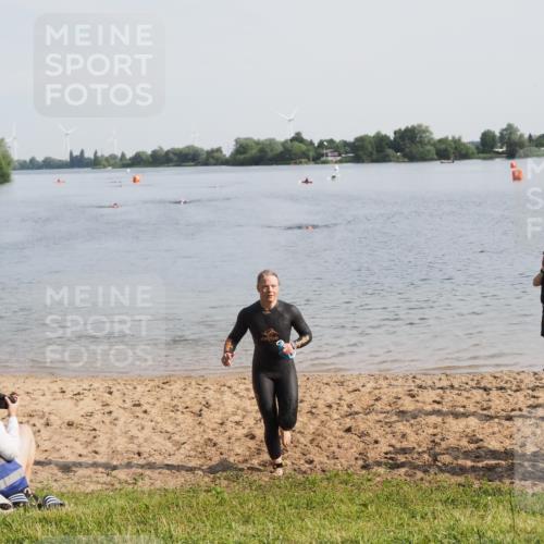 21.06.2025 - 27. Vierlanden-Triathlon MichiJ http://msf.ph/oto/7982578 15.06.2026 09:05:21 Schwimmen 209, 221, 222 meine-sportfotos.de