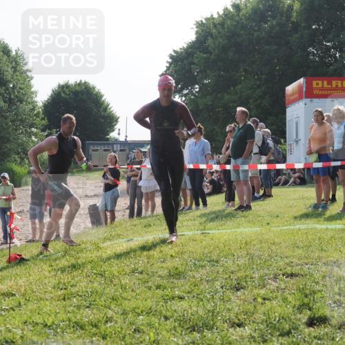 15.06.2025 - 27. Vierlanden-Triathlon KatJ http://msf.ph/oto/7982584 15.06.2025 08:48:57 Schwimmen 19, 115, 144 meine-sportfotos.de