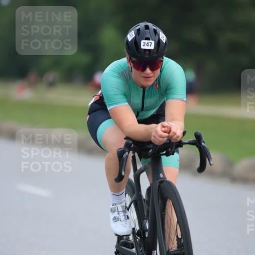 15.06.2025 - 27. Vierlanden-Triathlon H.Heesch http://msf.ph/oto/7982588 15.06.2025 10:53:07 Radfahren 247, 391, 399, 587, 609 meine-sportfotos.de