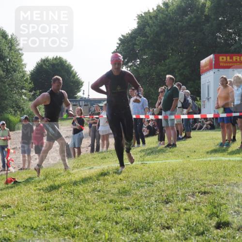 15.06.2025 - 27. Vierlanden-Triathlon KatJ http://msf.ph/oto/7982594 15.06.2025 08:48:57 Schwimmen 19, 115, 144 meine-sportfotos.de