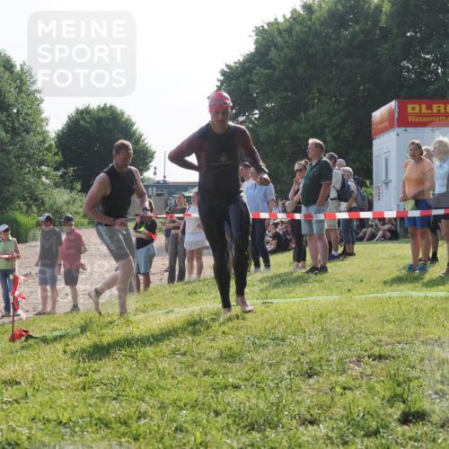 15.06.2025 - 27. Vierlanden-Triathlon KatJ http://msf.ph/oto/7982609 15.06.2025 08:48:58 Schwimmen 19, 115, 144 meine-sportfotos.de