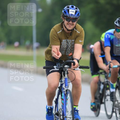 15.06.2025 - 27. Vierlanden-Triathlon H.Heesch http://msf.ph/oto/7982649 15.06.2025 10:53:37 Radfahren 70, 113, 181, 201, 290 meine-sportfotos.de
