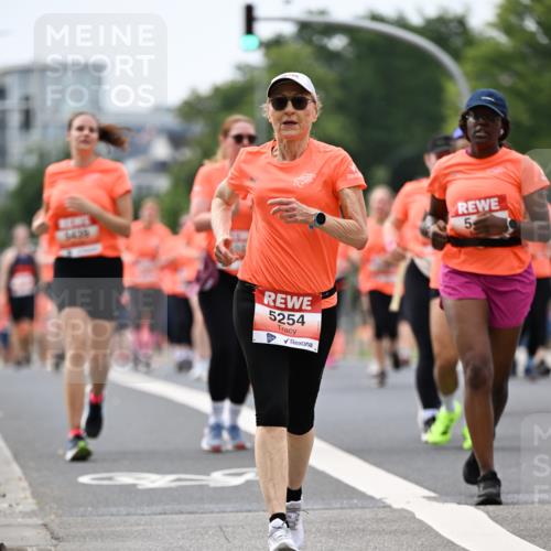 15.06.2025 - REWE Women's Run Dr. Thomas Lammeyer http://msf.ph/oto/7982658 15.06.2025 10:46:20 Laufen 5254 meine-sportfotos.de