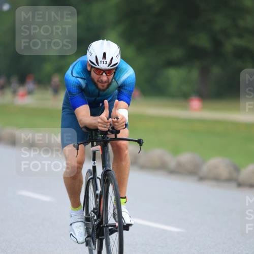 15.06.2025 - 27. Vierlanden-Triathlon H.Heesch http://msf.ph/oto/7982669 15.06.2025 10:53:40 Radfahren 60, 70, 113, 181, 201, 290 meine-sportfotos.de