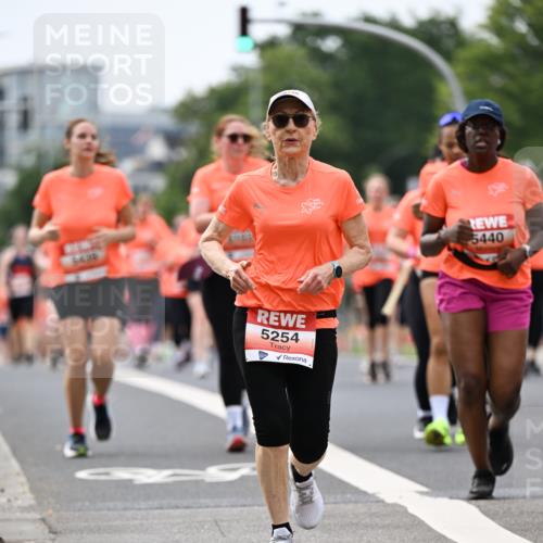 15.06.2025 - REWE Women's Run Dr. Thomas Lammeyer http://msf.ph/oto/7982670 15.06.2025 10:46:20 Laufen 5254, 5440 meine-sportfotos.de