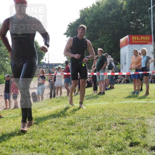 15.06.2025 - 27. Vierlanden-Triathlon KatJ http://msf.ph/oto/7982680 15.06.2025 08:48:59 Schwimmen 19, 115, 144 meine-sportfotos.de