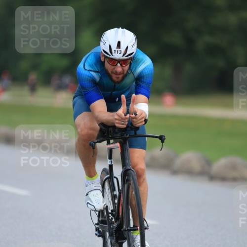 15.06.2025 - 27. Vierlanden-Triathlon H.Heesch http://msf.ph/oto/7982681 15.06.2025 10:53:40 Radfahren 60, 70, 113, 181, 201, 290 meine-sportfotos.de