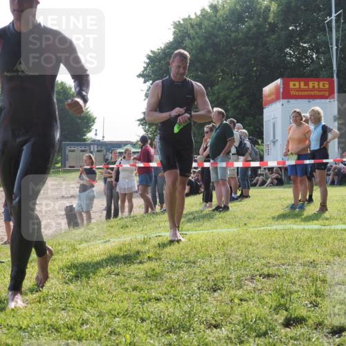 15.06.2025 - 27. Vierlanden-Triathlon KatJ http://msf.ph/oto/7982693 15.06.2025 08:48:59 Schwimmen 19, 115, 144 meine-sportfotos.de
