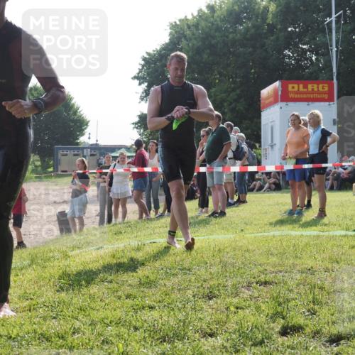 15.06.2025 - 27. Vierlanden-Triathlon KatJ http://msf.ph/oto/7982700 15.06.2025 08:48:59 Schwimmen 19, 115, 144 meine-sportfotos.de