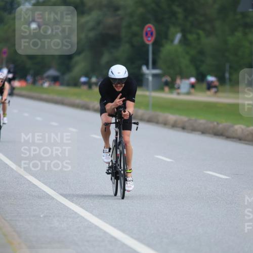 15.06.2025 - 27. Vierlanden-Triathlon H.Heesch http://msf.ph/oto/7982701 15.06.2025 10:53:44 Radfahren 60, 113, 525 meine-sportfotos.de