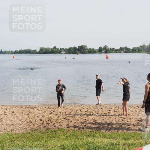 21.06.2025 - 27. Vierlanden-Triathlon MichiJ http://msf.ph/oto/7982703 15.06.2026 09:06:08 Schwimmen 216 meine-sportfotos.de