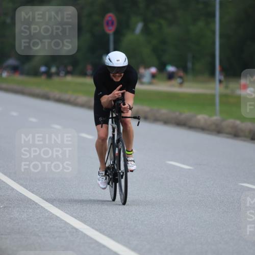 15.06.2025 - 27. Vierlanden-Triathlon H.Heesch http://msf.ph/oto/7982710 15.06.2025 10:53:44 Radfahren 60, 113, 525 meine-sportfotos.de