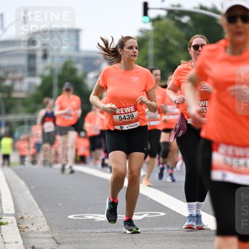 15.06.2025 - REWE Women's Run Dr. Thomas Lammeyer http://msf.ph/oto/7982723 15.06.2025 10:46:22 Laufen 5439 meine-sportfotos.de
