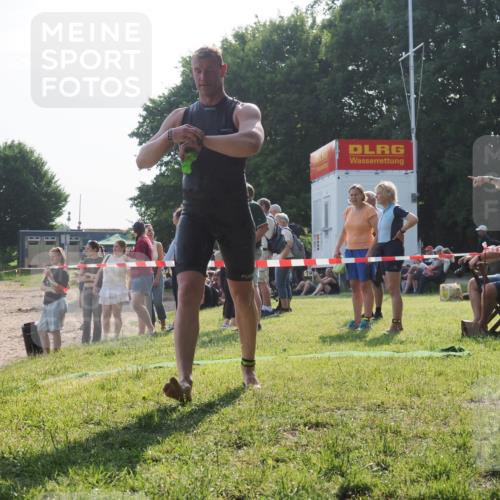 15.06.2025 - 27. Vierlanden-Triathlon KatJ http://msf.ph/oto/7982724 15.06.2025 08:49:00 Schwimmen 115, 144 meine-sportfotos.de