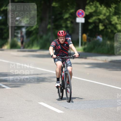 15.06.2025 - 7 Türme Triathlon Yannick Fuchs http://msf.ph/oto/7982732 15.06.2025 12:52:17 Radfahren 400, 451, 500 meine-sportfotos.de