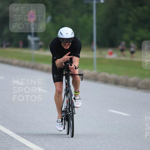 15.06.2025 - 27. Vierlanden-Triathlon H.Heesch http://msf.ph/oto/7982733 15.06.2025 10:53:45 Radfahren 60, 525 meine-sportfotos.de