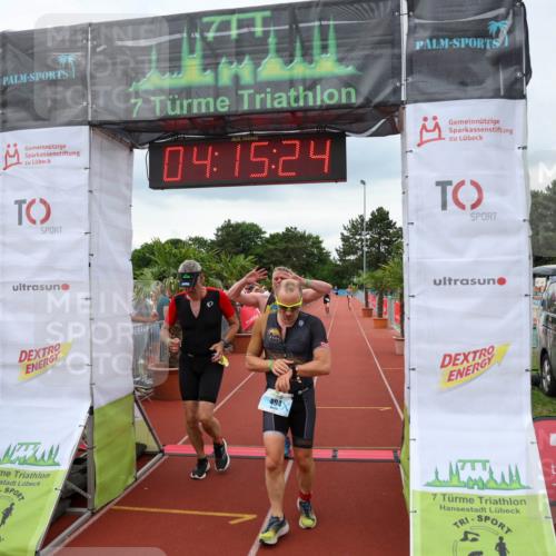 15.06.2025 - 7 Türme Triathlon Michael Strokosch http://msf.ph/oto/7982734 15.06.2025 14:15:23 Ziel 406, 494, 815, 816 meine-sportfotos.de