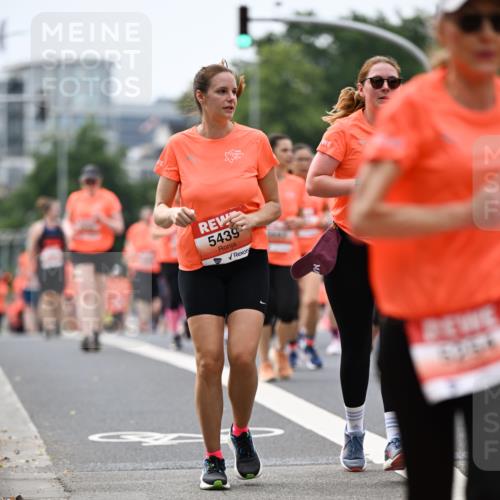 15.06.2025 - REWE Women's Run Dr. Thomas Lammeyer http://msf.ph/oto/7982742 15.06.2025 10:46:22 Laufen 5439 meine-sportfotos.de