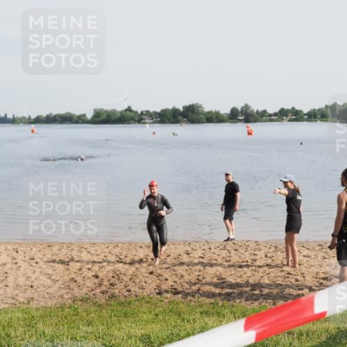 21.06.2025 - 27. Vierlanden-Triathlon MichiJ http://msf.ph/oto/7982747 15.06.2026 09:06:09 Schwimmen 216 meine-sportfotos.de