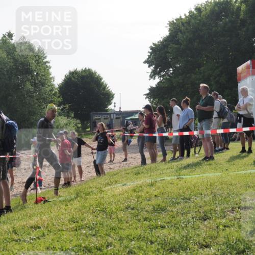 15.06.2025 - 27. Vierlanden-Triathlon KatJ http://msf.ph/oto/7982759 15.06.2025 08:49:46 Schwimmen 172 meine-sportfotos.de