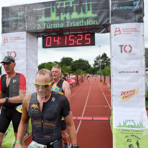 15.06.2025 - 7 Türme Triathlon Michael Strokosch http://msf.ph/oto/7982764 15.06.2025 14:15:25 Ziel 406, 494, 815, 816 meine-sportfotos.de