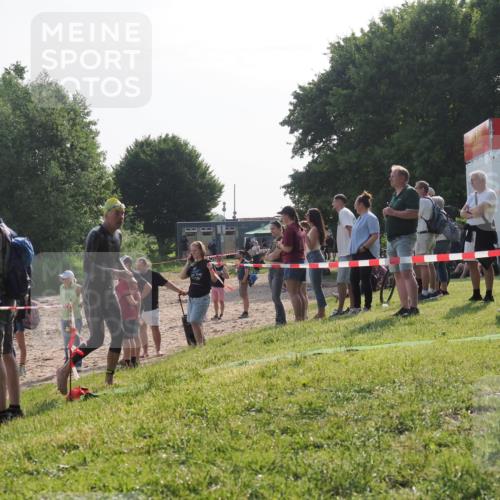 15.06.2025 - 27. Vierlanden-Triathlon KatJ http://msf.ph/oto/7982768 15.06.2025 08:49:46 Schwimmen 172 meine-sportfotos.de