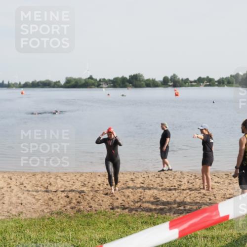 21.06.2025 - 27. Vierlanden-Triathlon MichiJ http://msf.ph/oto/7982783 15.06.2026 09:06:10 Schwimmen 216 meine-sportfotos.de