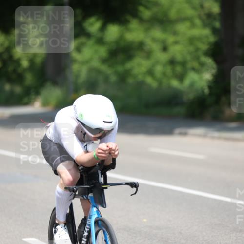 15.06.2025 - 7 Türme Triathlon Yannick Fuchs http://msf.ph/oto/7982804 15.06.2025 12:52:21 Radfahren 400, 451 meine-sportfotos.de
