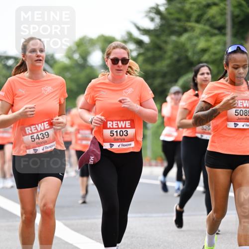 15.06.2025 - REWE Women's Run Dr. Thomas Lammeyer http://msf.ph/oto/7982832 15.06.2025 10:46:25 Laufen 5439, 5103, 5089 meine-sportfotos.de