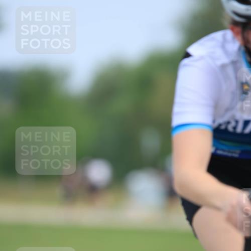 15.06.2025 - 27. Vierlanden-Triathlon H.Heesch http://msf.ph/oto/7982884 15.06.2025 10:54:10 Radfahren 69, 317, 454, 540, 565, 570, 585, 631 meine-sportfotos.de