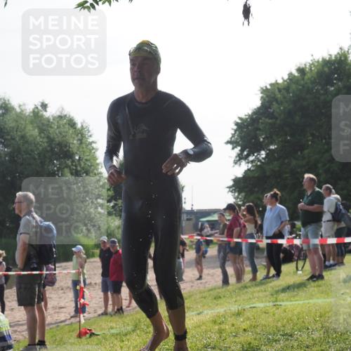 15.06.2025 - 27. Vierlanden-Triathlon KatJ http://msf.ph/oto/7982900 15.06.2025 08:49:51 Schwimmen 172 meine-sportfotos.de