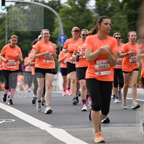 15.06.2025 - REWE Women's Run Dr. Thomas Lammeyer http://msf.ph/oto/7982908 15.06.2025 10:46:27 Laufen 5153, 5552, 52, 5683, 284, 5274 meine-sportfotos.de