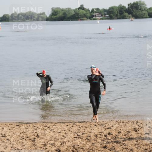 21.06.2025 - 27. Vierlanden-Triathlon MichiJ http://msf.ph/oto/7982918 15.06.2026 09:06:53 Schwimmen 212, 251 meine-sportfotos.de