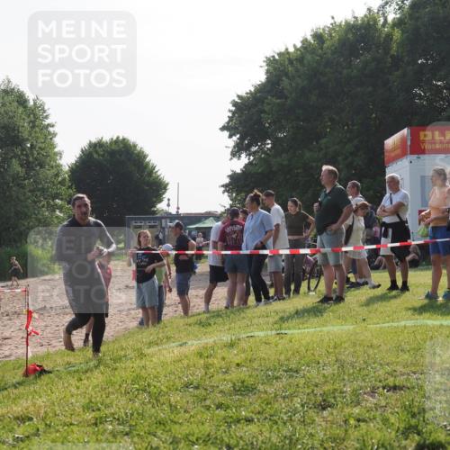 15.06.2025 - 27. Vierlanden-Triathlon KatJ http://msf.ph/oto/7982928 15.06.2025 08:50:13 Schwimmen 68 meine-sportfotos.de