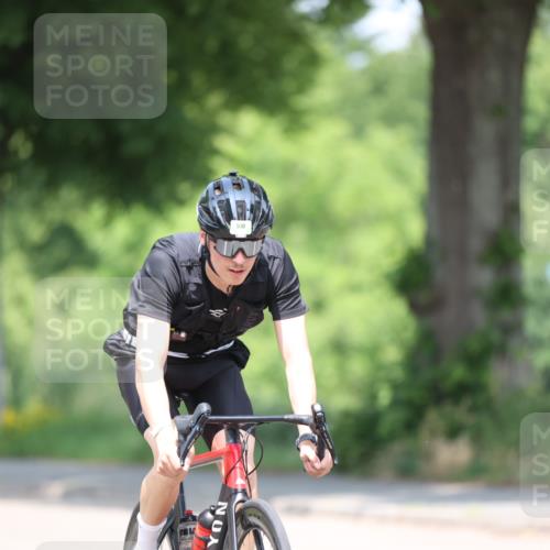15.06.2025 - 7 Türme Triathlon Yannick Fuchs http://msf.ph/oto/7982939 15.06.2025 12:52:45 Radfahren 570, 631 meine-sportfotos.de