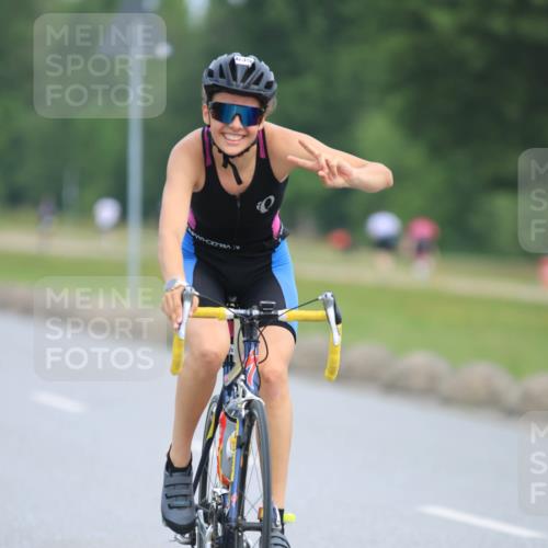 15.06.2025 - 27. Vierlanden-Triathlon H.Heesch http://msf.ph/oto/7982953 15.06.2025 10:54:23 Radfahren 123, 635 meine-sportfotos.de