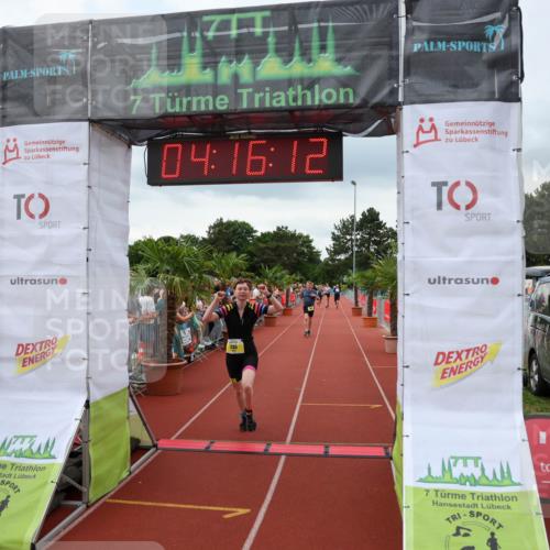 15.06.2025 - 7 Türme Triathlon Michael Strokosch http://msf.ph/oto/7982964 15.06.2025 14:16:12 Ziel 735, 1005 meine-sportfotos.de