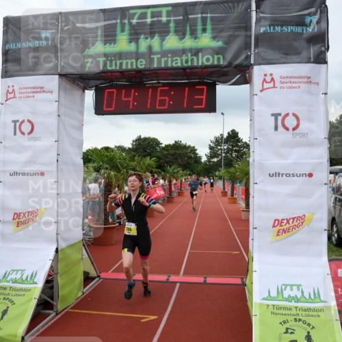 15.06.2025 - 7 Türme Triathlon Michael Strokosch http://msf.ph/oto/7982975 15.06.2025 14:16:12 Ziel 735, 1005 meine-sportfotos.de