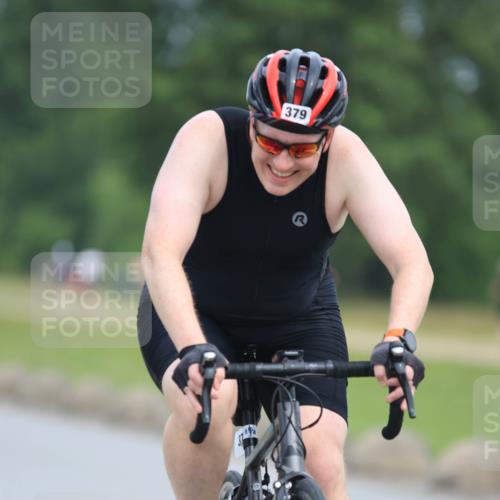 15.06.2025 - 27. Vierlanden-Triathlon H.Heesch http://msf.ph/oto/7982986 15.06.2025 10:54:36 Radfahren 90, 379 meine-sportfotos.de