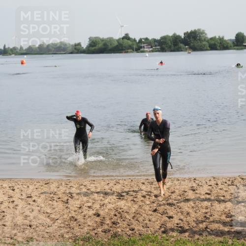21.06.2025 - 27. Vierlanden-Triathlon MichiJ http://msf.ph/oto/7983011 15.06.2026 09:06:55 Schwimmen 212, 251 meine-sportfotos.de