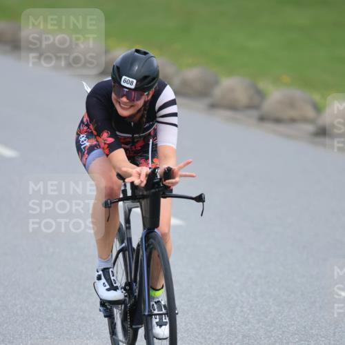 15.06.2025 - 27. Vierlanden-Triathlon H.Heesch http://msf.ph/oto/7983059 15.06.2025 10:55:00 Radfahren 8, 546, 605, 608 meine-sportfotos.de