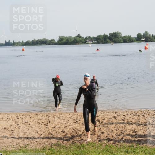 21.06.2025 - 27. Vierlanden-Triathlon MichiJ http://msf.ph/oto/7983103 15.06.2026 09:06:56 Schwimmen 212, 251 meine-sportfotos.de